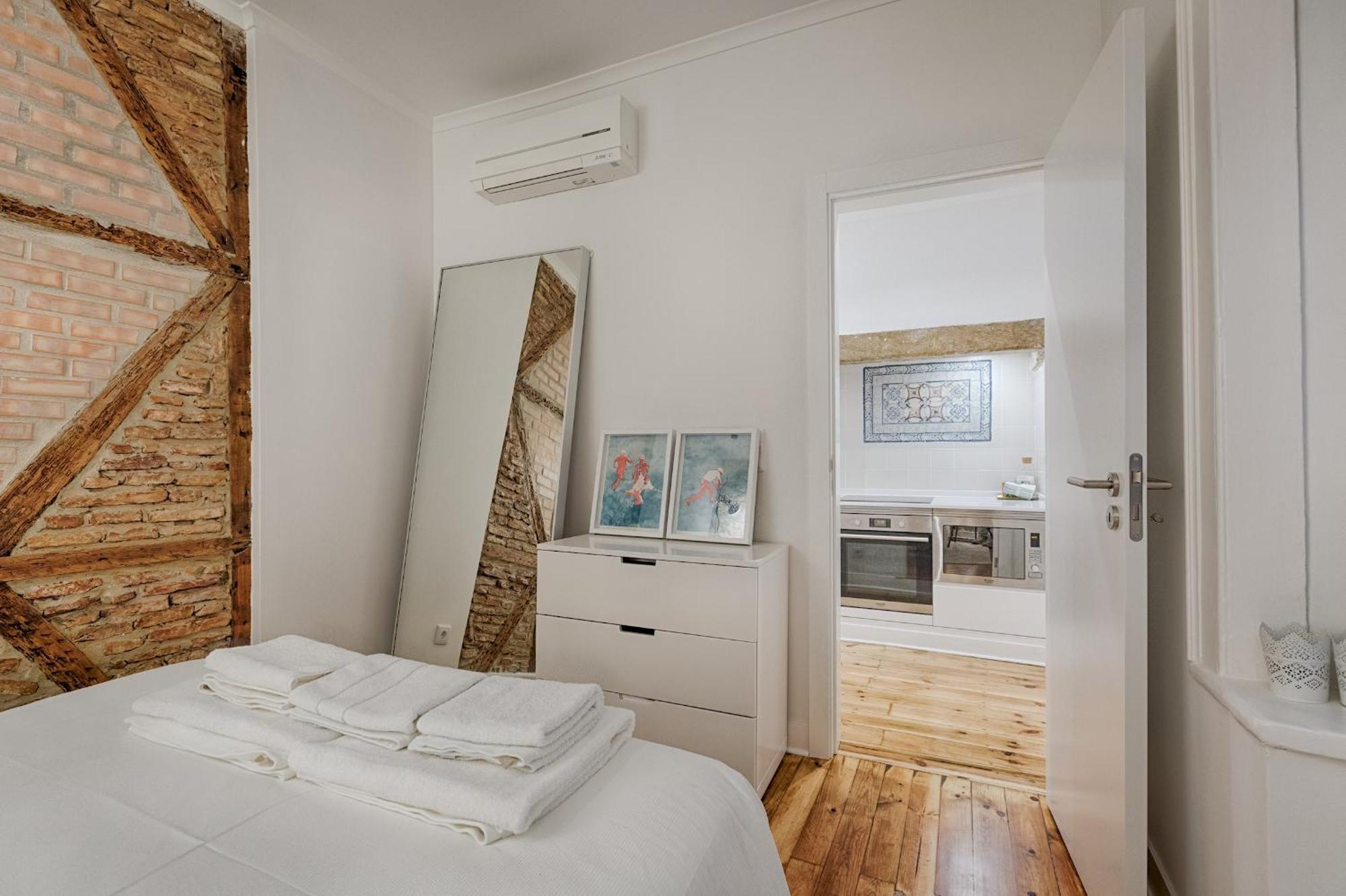 Architectural Gem In Bica Apartment Lisbon Exterior photo